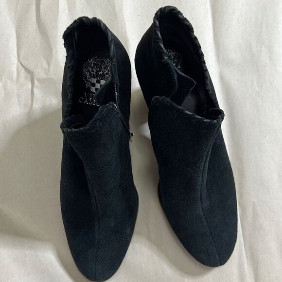 VINCE CAMUTO FERNLEE BOOTIE SIZE 8 1/2M - Picture 1 of 7